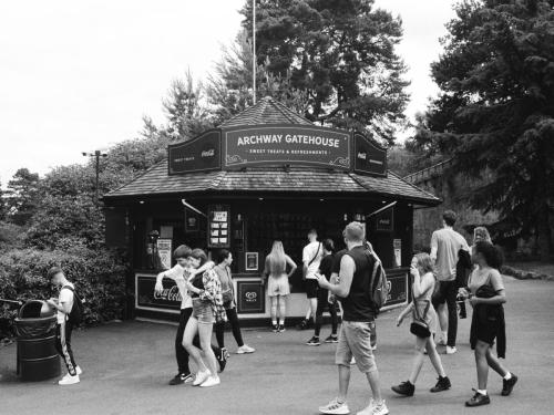 Summer Vacation in Alton TowersIlford HP5 Plus